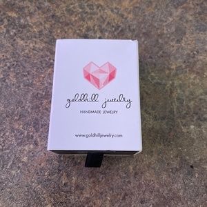 Gold “S” necklace